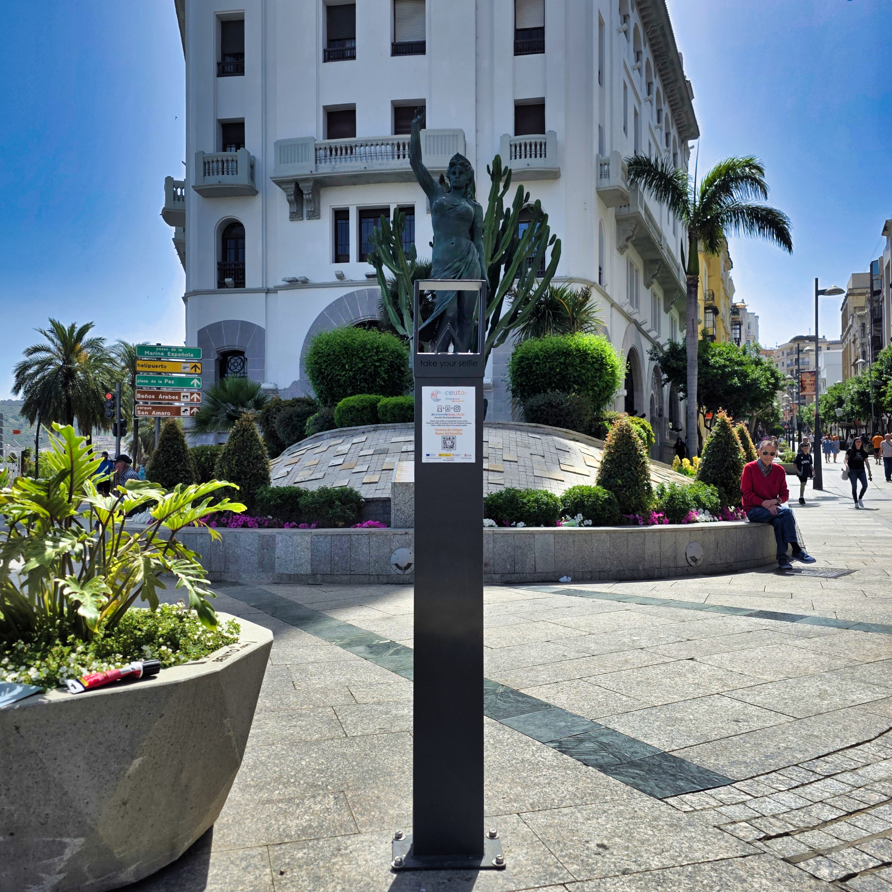 Estatua de Calipso - Paseo del Revellín
