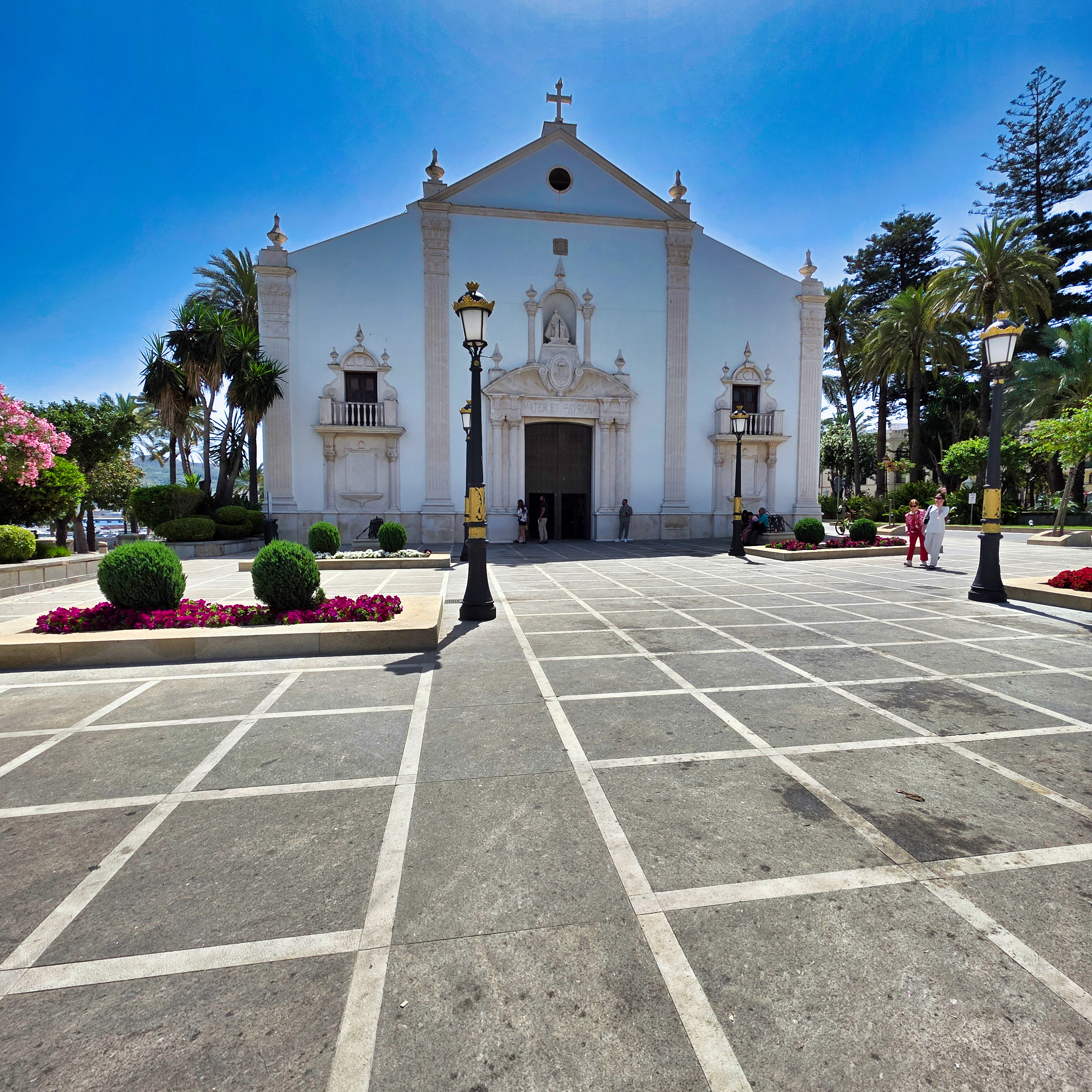 Plaza de África - Santuario de Nª Sra. de África