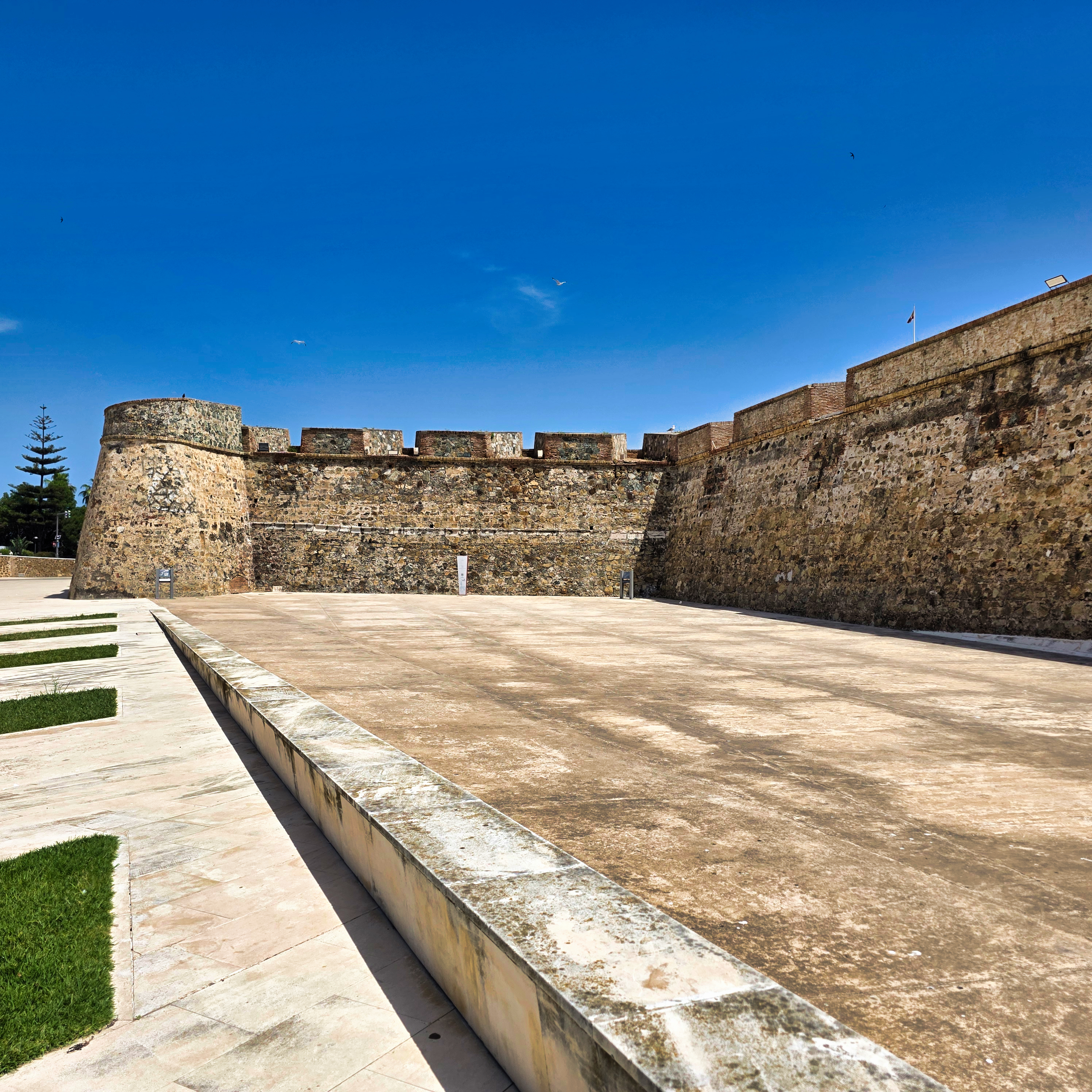 Murallas Reales-Plaza de Armas